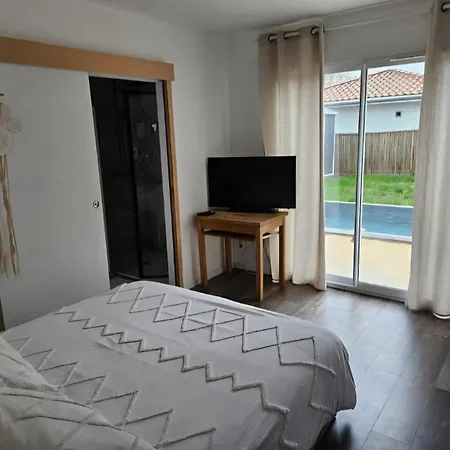 Charmante Maison De *